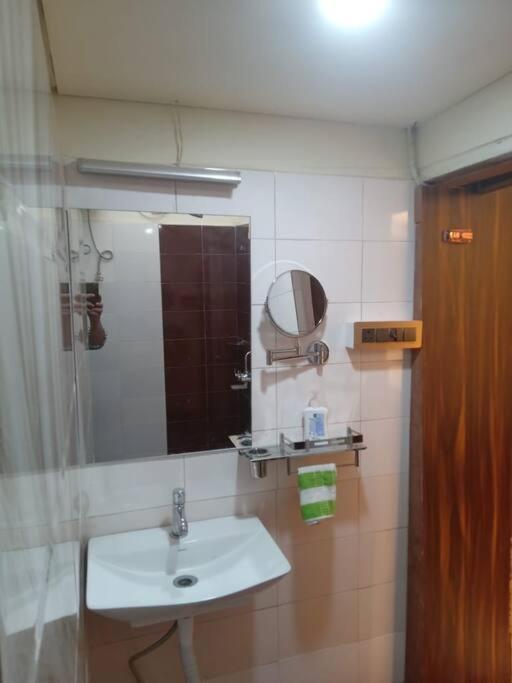 Ostro Inn Studio Apartment Kalkuta Zewnętrze zdjęcie